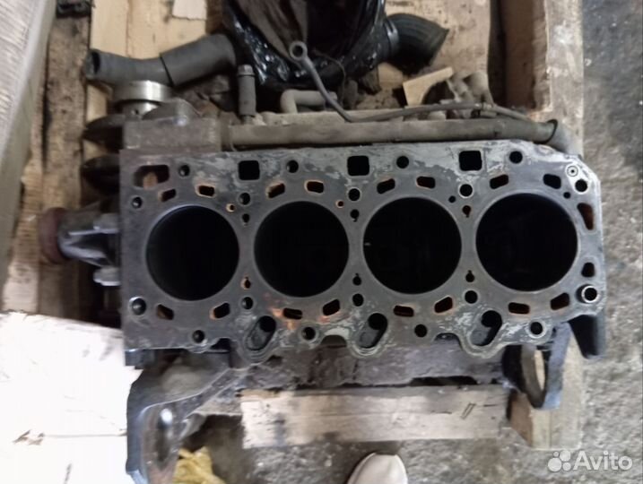 Двигатель автомобильный гранд старекс и запчасти