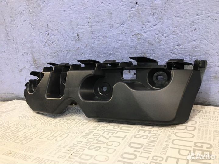 Кронштейн бампера передний правый Renault Duster 1