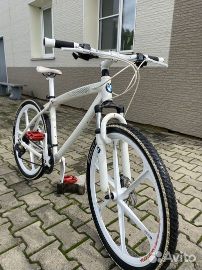 Велосипед BMW