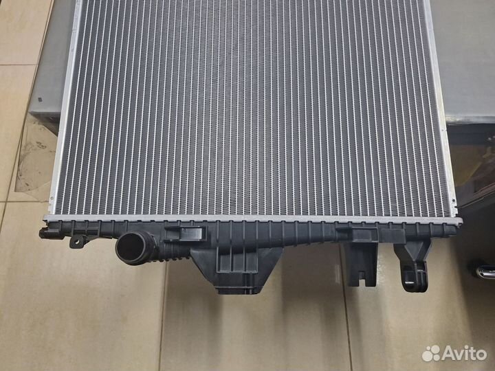 Радиатор охлаждения Porsche Cayene 95810613210