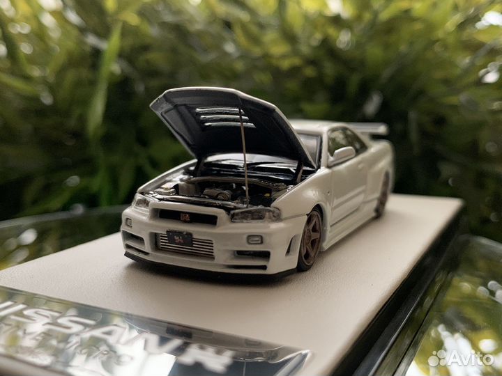 Машинка 1:64 Nissan Skyline GT-R R34 Z-Tune