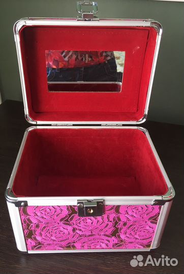Косметичка / шкатулка с зеркалом эффектная новая
