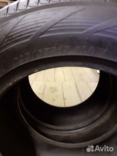 Yokohama Advan S.4 235/65 R17