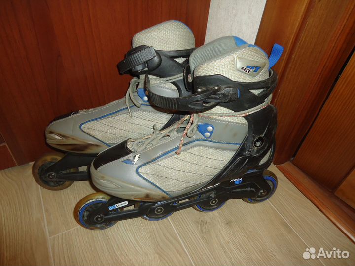 Роликовые коньки