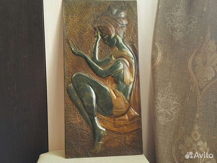 Огромное чеканное панно 