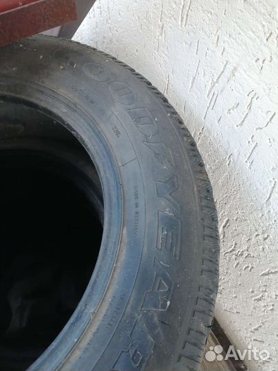 Goodyear UltraGrip 235/65 R17