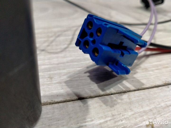 Датчик уровня топлива правый Bmw X3 E83 M54B25