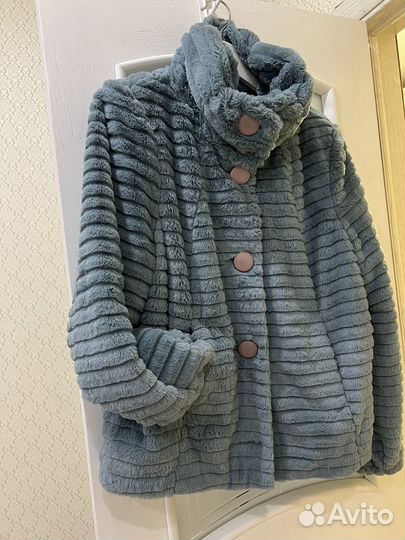 Куртка женская с искусственным мехом размер 52