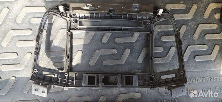 Рамка магнитолы Hyundai Santa Fe 2