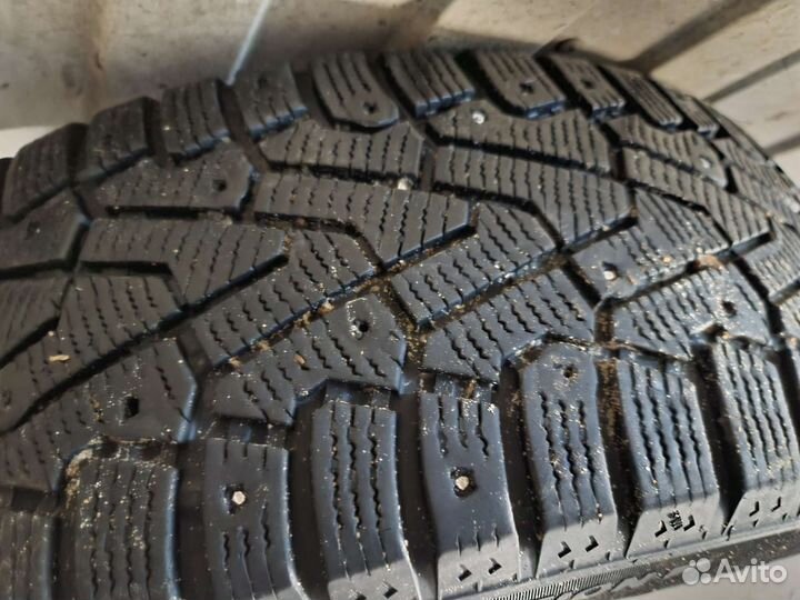 Pirelli Ice Zero 215/55 R17