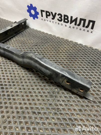 Кронштейн крыла правый Volvo FH4 84094870