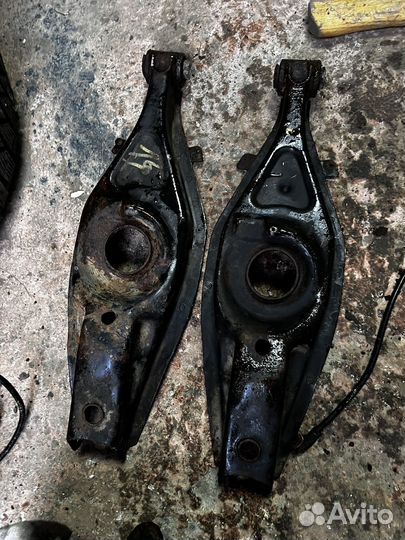 Поворотные кулаки w210