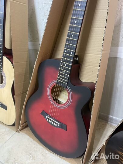 Гитара новая