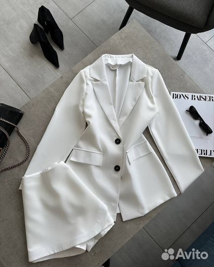 Костюм женский