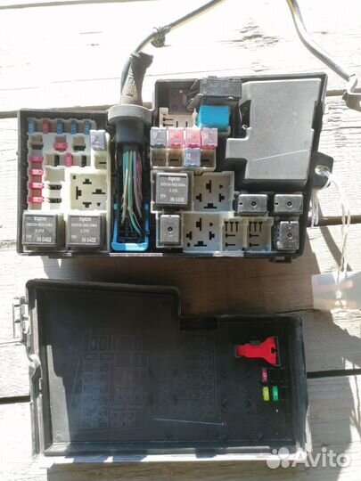 Блок предохранителей Mazda 3 Axela BK5P