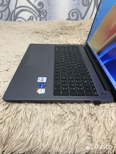 Huawei MateBook D16 i7 rlef-X 12700H 16/512