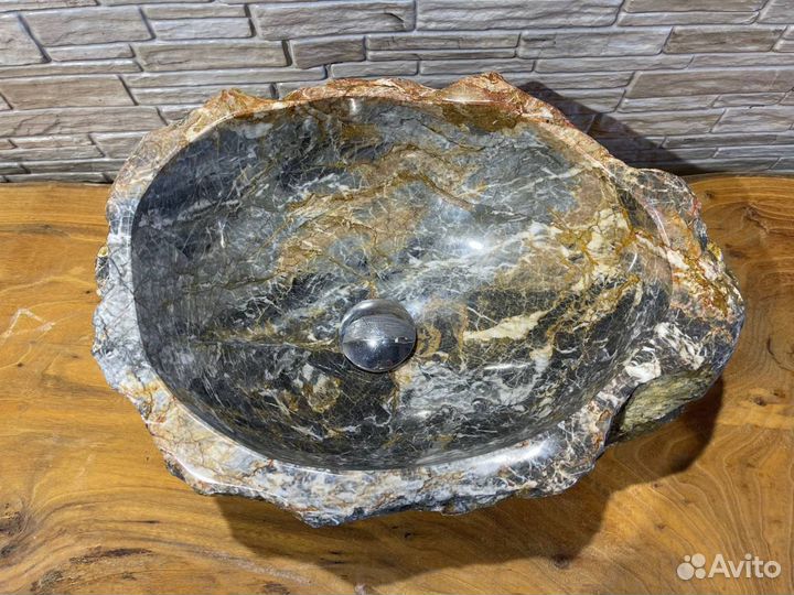 Дизайнерская раковина из мрамора