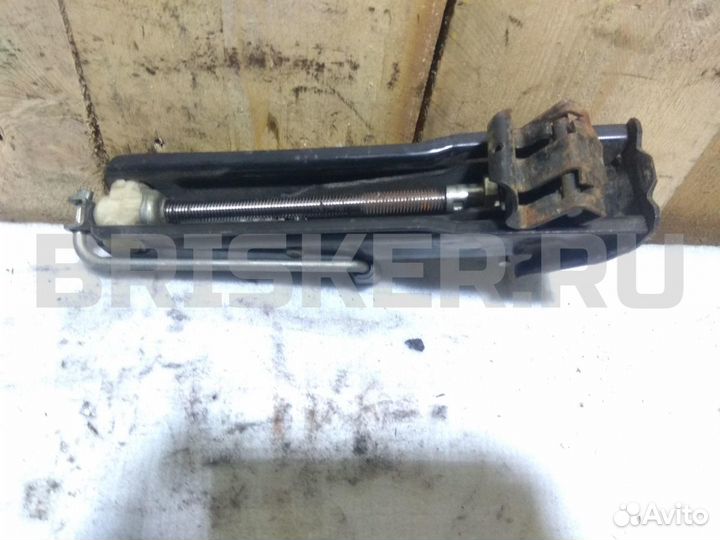 Домкрат Фольксваген Пассат Б6