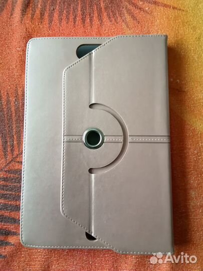 Универсальный чехол для планшета