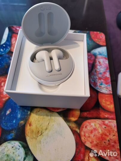 Новые беспроводные наушники TWS LG tone Free FN4