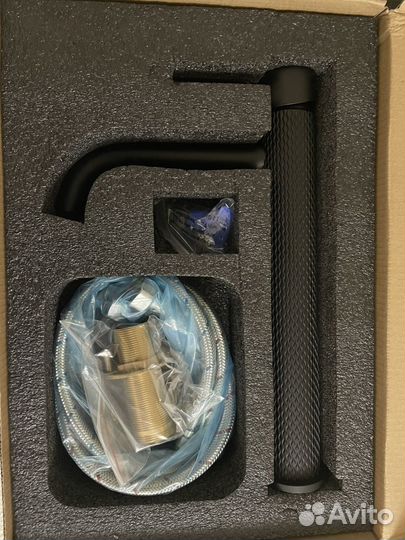 Кран для раковины в ванной