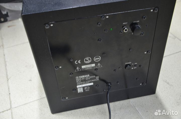 Сабвуфер активный Yamaha YST-SW40