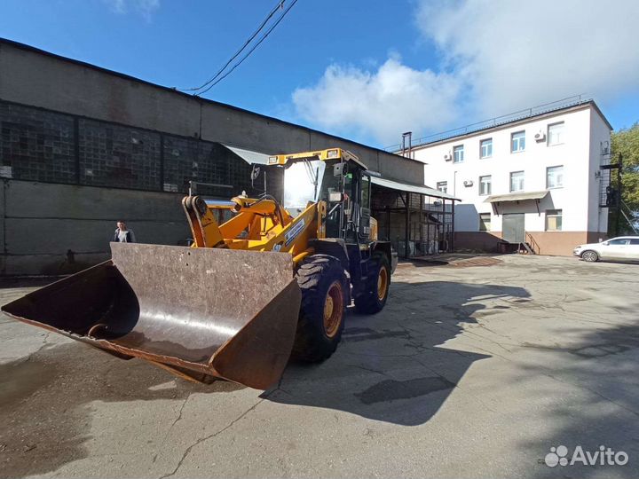 Мини экскаватор /гидромолот/ бур