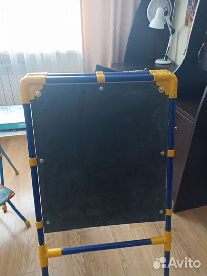 Детский стол письменный