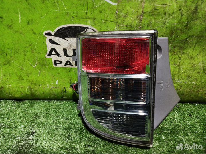 Стоп-сигнал Toyota isis ZGM10 2007 Лев