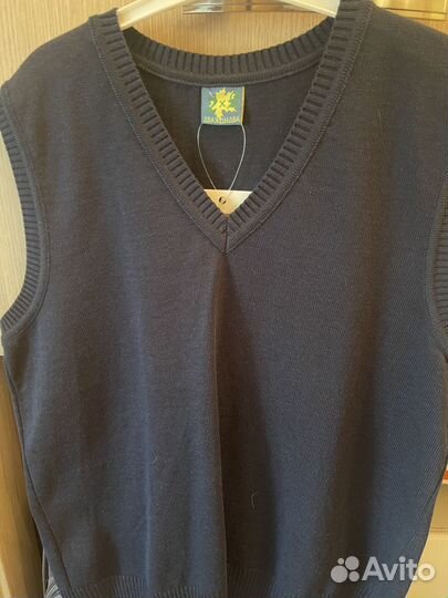 Продаю жилет школьный для мальчика