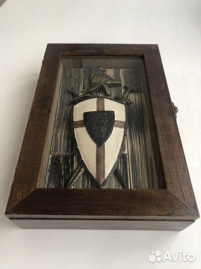 Панно из дерева, ключница
