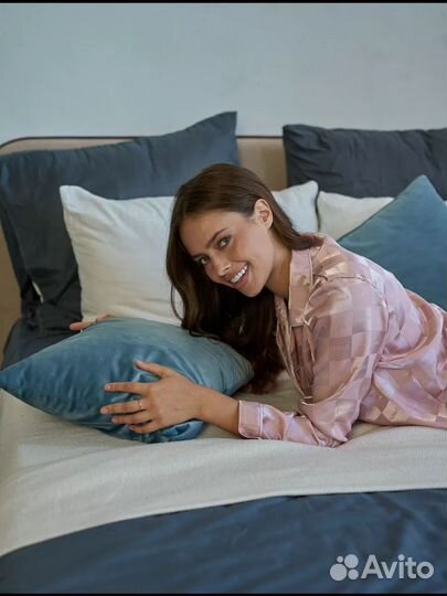 Пижама женская шелковая новая S розовая