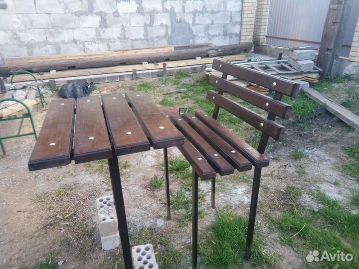 Скамья и стол