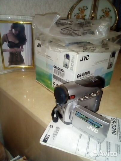 Мини камера JVC или мен на мал. телевизор