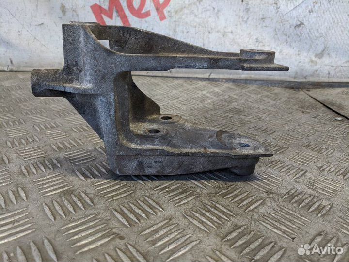 Кронштейн опоры кпп Opel Antara 2013