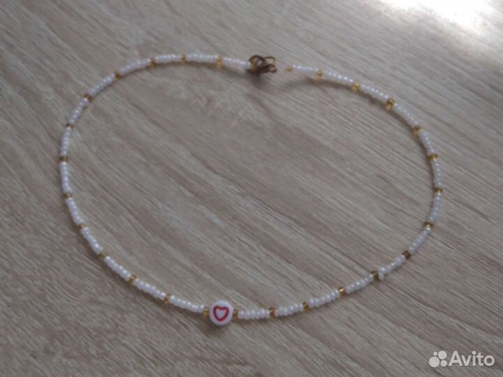 Фигурки, колечки и чокеры из бисера