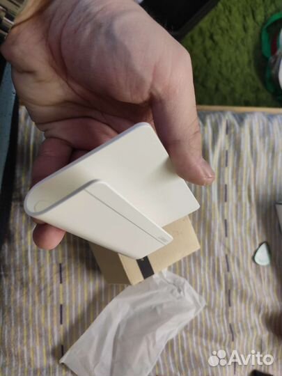 Настенный держатель телефона Ugreen