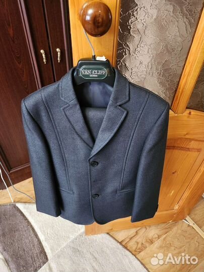 Школьный костюм для мальчика 128 серый