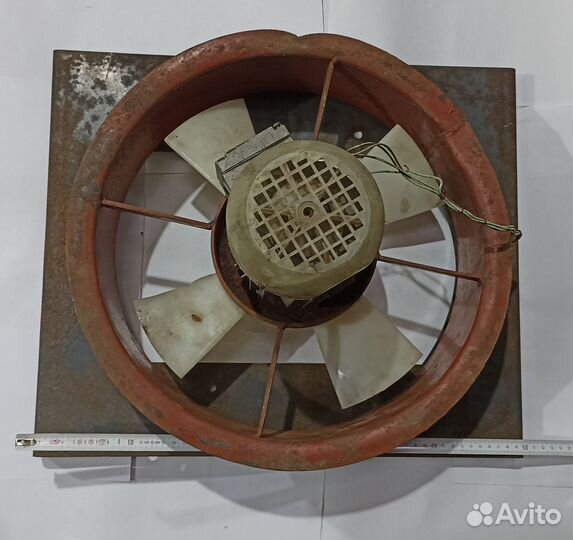 Вытяжка с электромотором.220/380V, 1350 об/мин