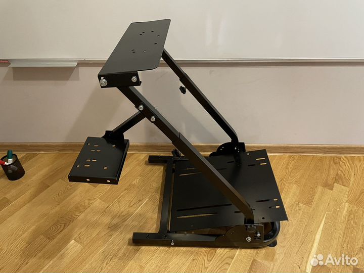 Стойка для игрового руля