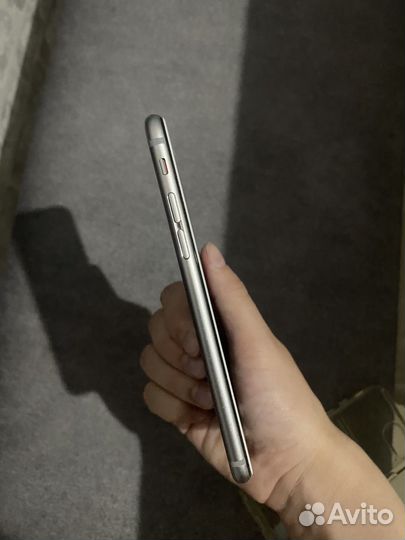 Телефон iPhone 6s