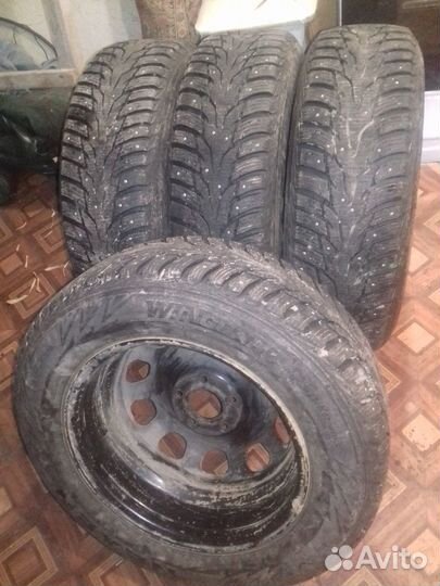 Condor Winter 4 215/65 R16 102G