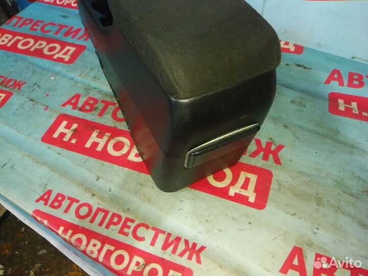 Подлокотник Митсубиси Лансер 9