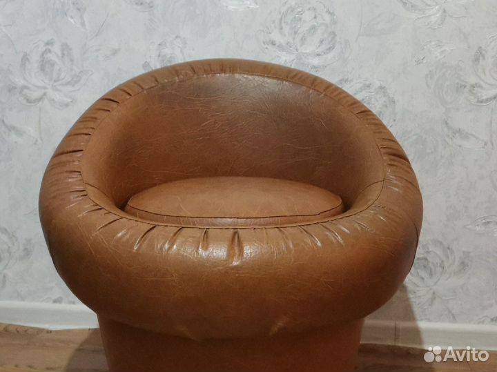 Пуфик со спинкой