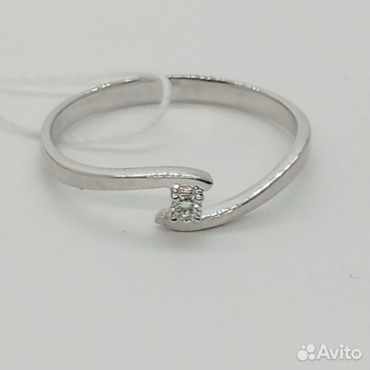 Золотое кольцо с камнем 17р