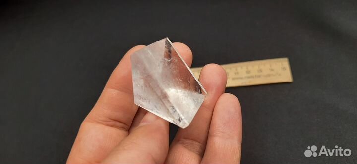 Пирамида горный хрусталь