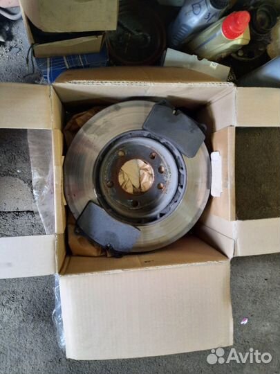 Диски + колодки передние туарег 1