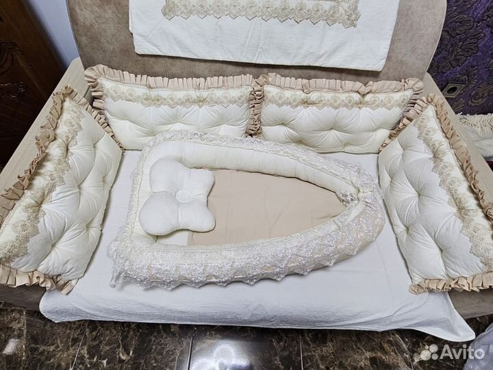 Комплект бортиков с коконом в кроватку