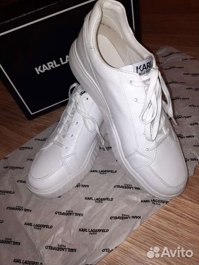 Кроссовки женские