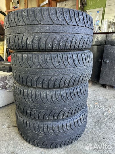 Bridgestone Ice Cruiser 7000 235/55 R18 104T